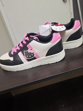 Hello Kitty Pink, Black & White Low-Top Sneakers Size 11